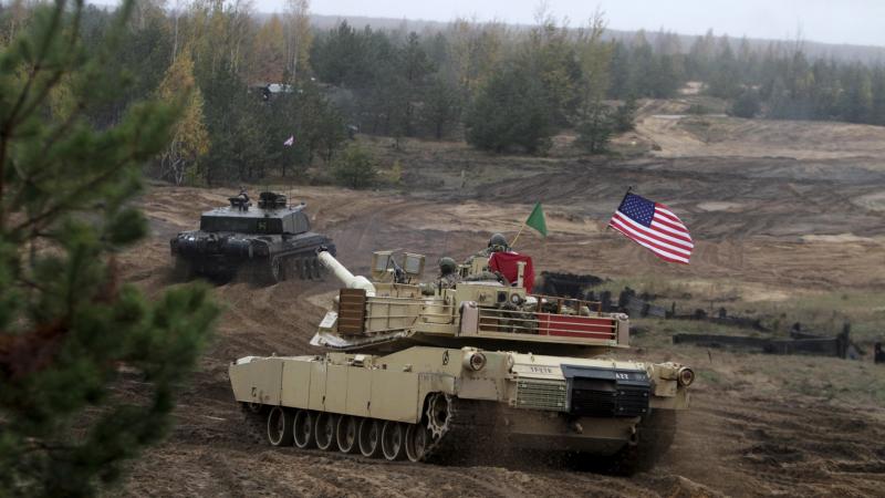 Abrams M1A1 tanks