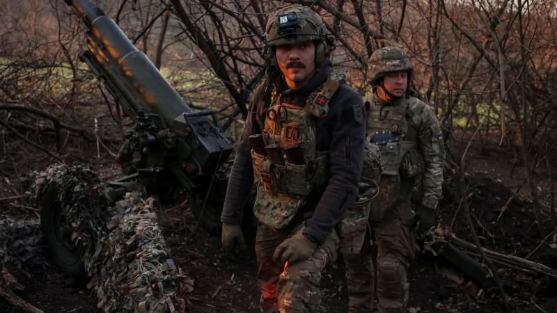 Ukrainas artilērijas karavīri