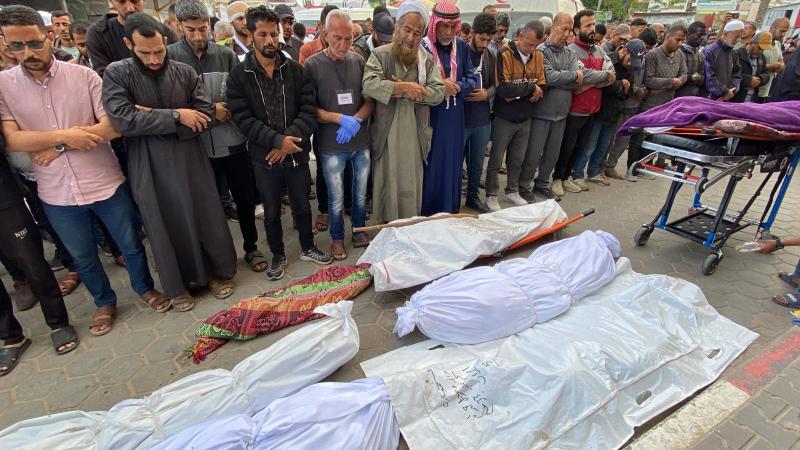 Palestīnieši aizlūdz par Izraēlas uzlidojumos bojā gājušajiem