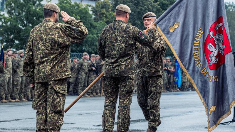 Sauszemes spēku Mehanizētās kājnieku brigādes Artilērijas diviziona komandiera maiņas ceremonija