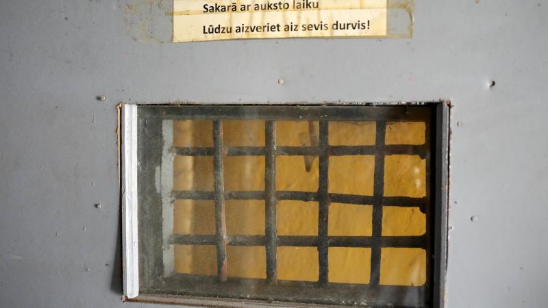 Durvis slēgtajā Brasas cietumā (informatīvs attēls)