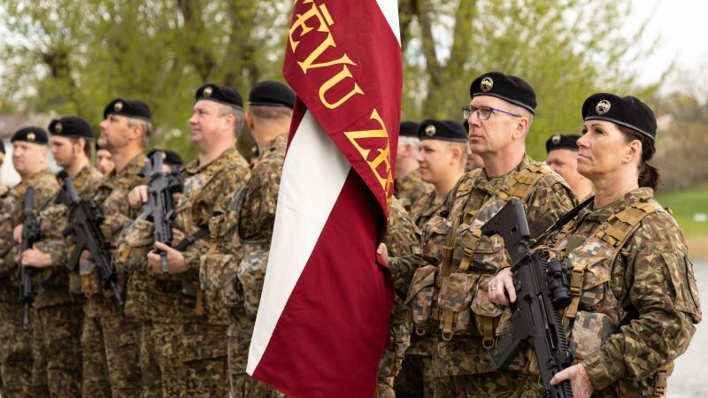 Zemessargi parādē Talsos