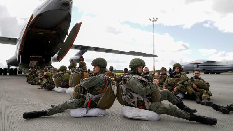 agresorvalsts krievijas desantnieki mācību "Zapad 2021" laikā