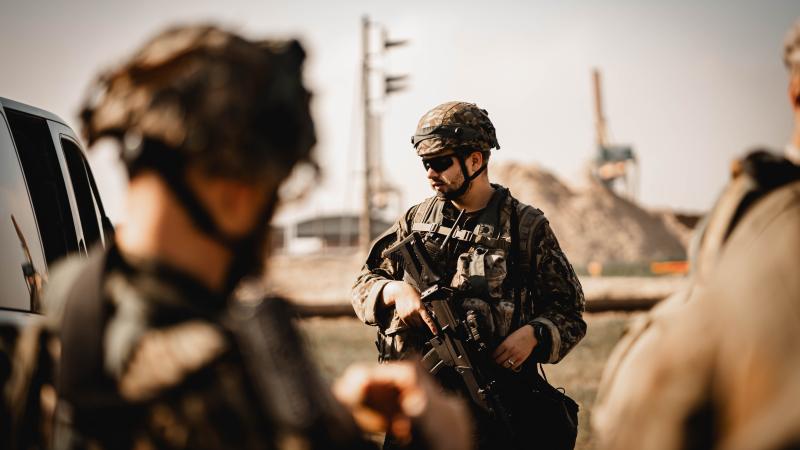 Zemessardzes 1.Rīgas brigādes zemessargi mācību laikā