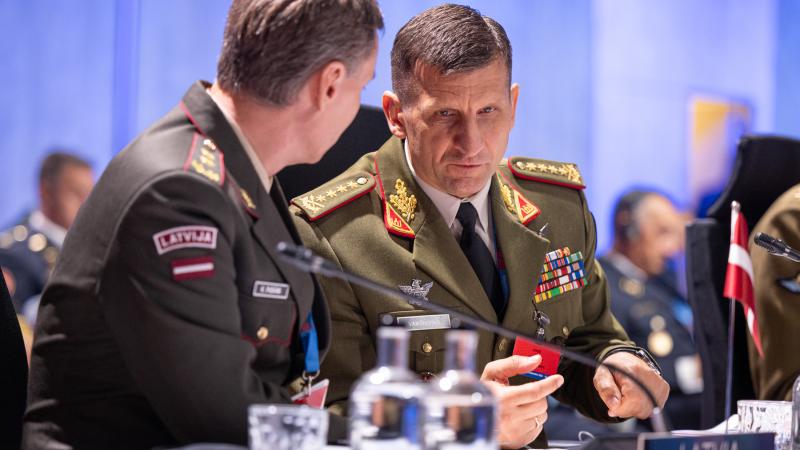 Lietuvas bruņoto spēku komandieris ģenerālis Raimunds Vaikšnoras