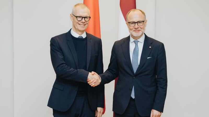 Aizsardzības ministrs tiekas ar Dānijas vēstnieku Latvijā