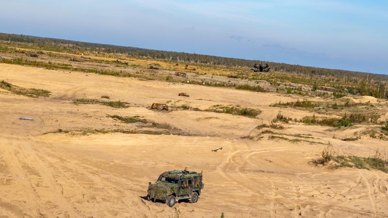 Dānijas un Latvijas karavīru kopīgās dronu mācības Ādažos