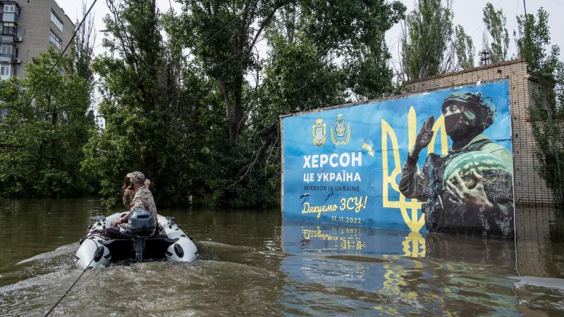 Applūdusi Hersona, pēc damja uzspridzināšanas