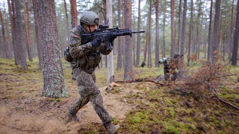 NBS karavīru apmācība Ādažu poligonā (informatīvs attēls)