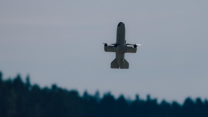 Uzņēmuma "Origin Robotics" izstrādātais pārtvērējdrons "Blaze" izmēģinājumos poligonā "Sēlija"