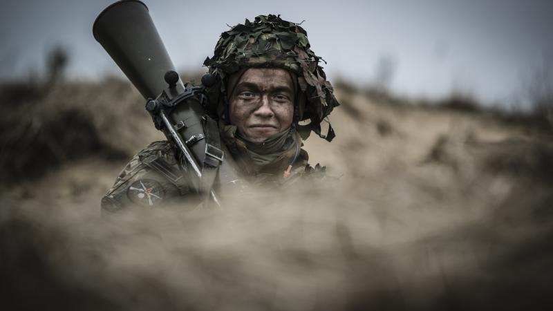 NBS karavīrs mācību laikā