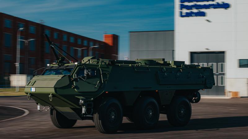 Bruņutransportieri "Patria 6x6" testi Latvijas uzņēmuma "Defence Partnership Latvia" ražotnē Valmierā (ilustratīvs attēls)