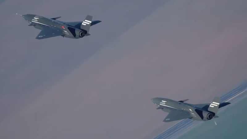 Turcijas aviobūves kompānijas "Baykar" izstrādātie bezpilota reaktīvie iznīcinātāji "Bayraktar KIZILELMA"