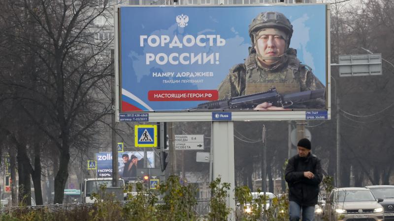 Plakāts, kas aicina pievienoties armijai Krievijā