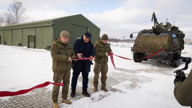 Patria laukuma atklāšana