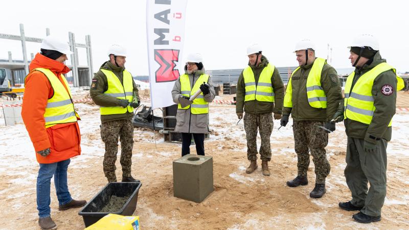 Kapsulas iemūrēšana helikopteru apkopes centram