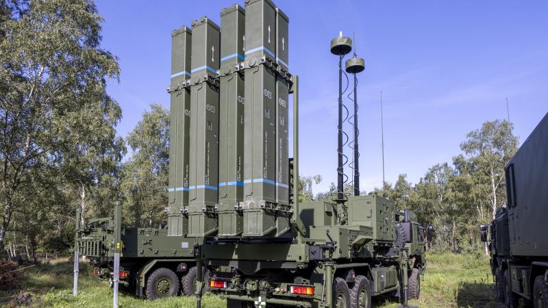 Pretgaisa aizsardzības sistēma "IRIS-T"