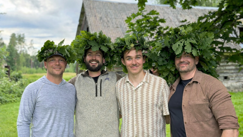 Džeimss Roberžs Jāņos Latvijā