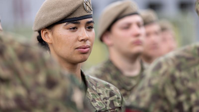 Valsts aizsardzības dienesta karavīru izlaidums Ādažu militārajā bāzē