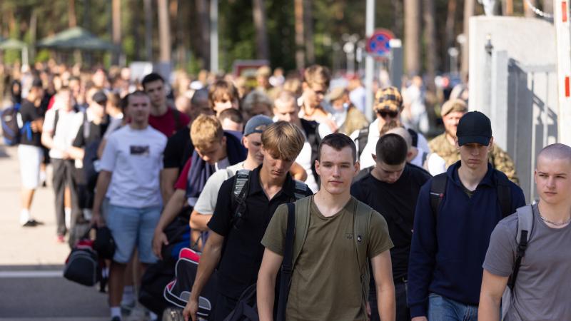 VAD karavīru uzņemšana Ādažu militārajā bāzē
