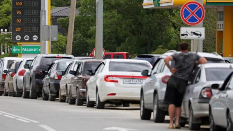 Rindas pēc degvielas Krievijā