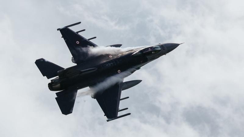 Turcijas iznīcinātāju F-16 nolaišanās aviācijas bāzē "Lielvārde"