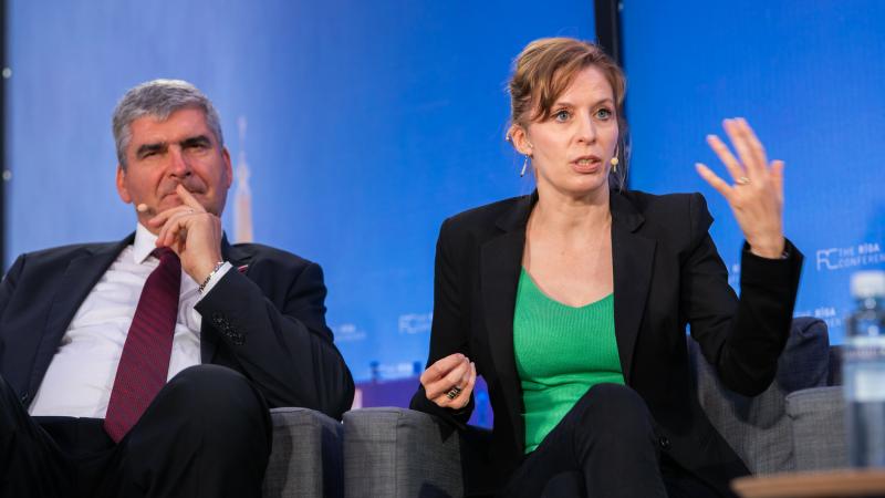 Domnīcas "The Atlantic Council" vadošā pētniece Elizabete Bro Rīgas konferencē