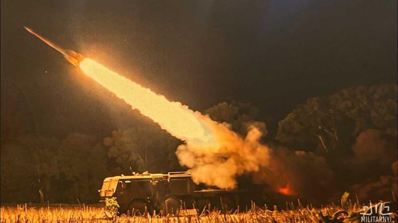 Ukrainas zenītraķetes “Koral” palaišana no pašgājējas palaišanas iekārtas uz Čehijā ražotas “Tatra” šasijas