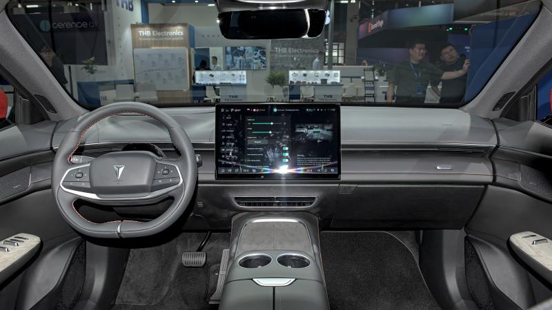 “Deepal S07” automobiļa salons izstādē IAA 2025